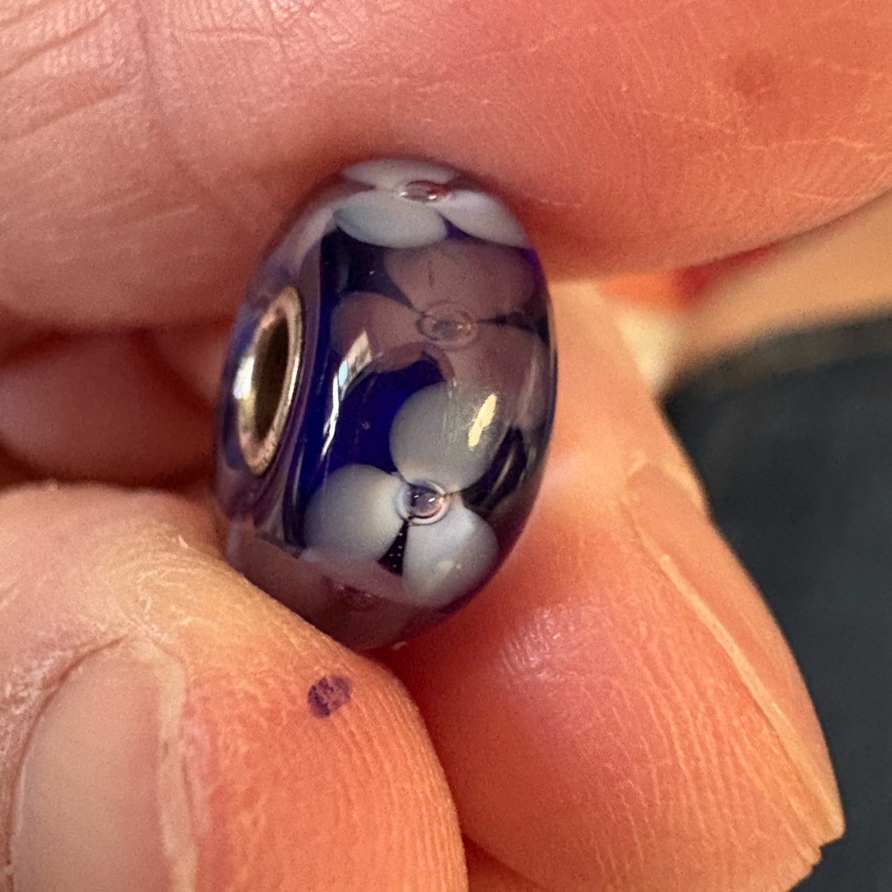 Purple and White Glass Bead Trollbead